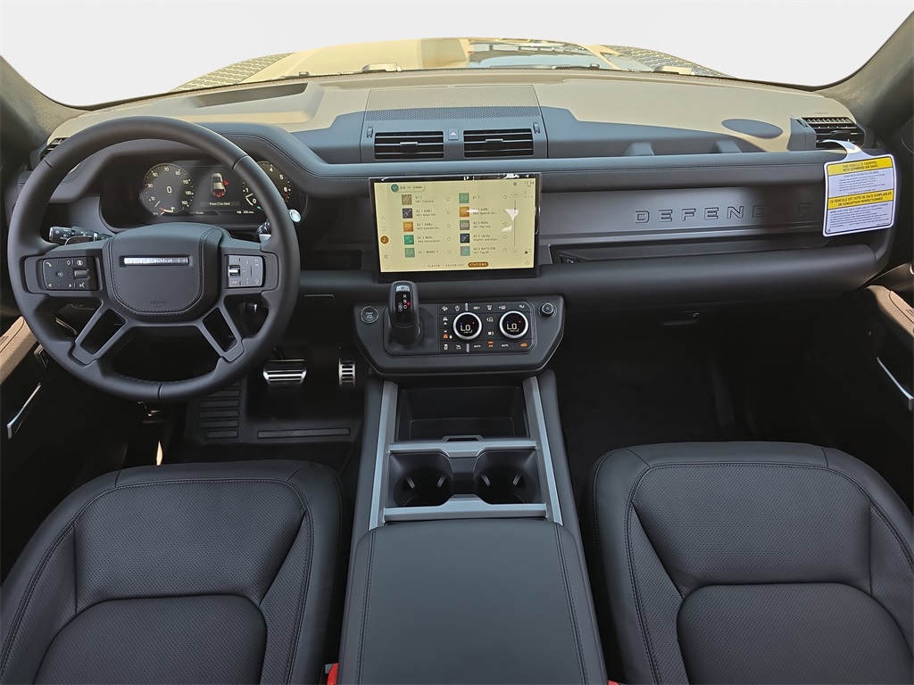 2025 Land Rover Defender 110 V8 photo 9