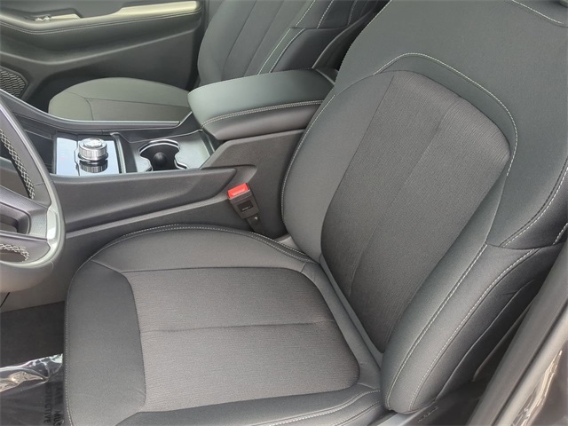 2025 Jeep Grand Cherokee Laredo photo 10