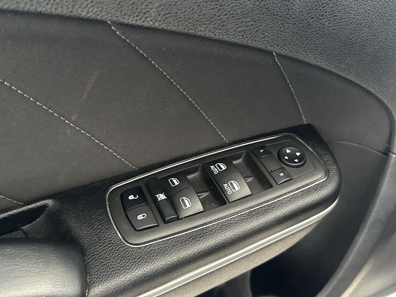 2022 Dodge Charger SXT photo 13