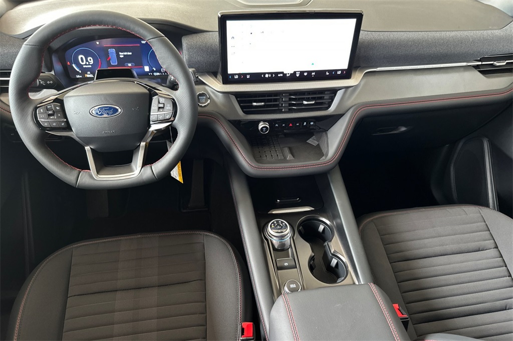 2025 Ford Explorer ST-Line photo 13