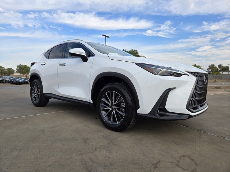 2026 Lexus NX 350 photo 2