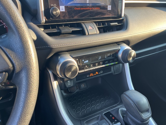 2023 Toyota RAV4 LE photo 24