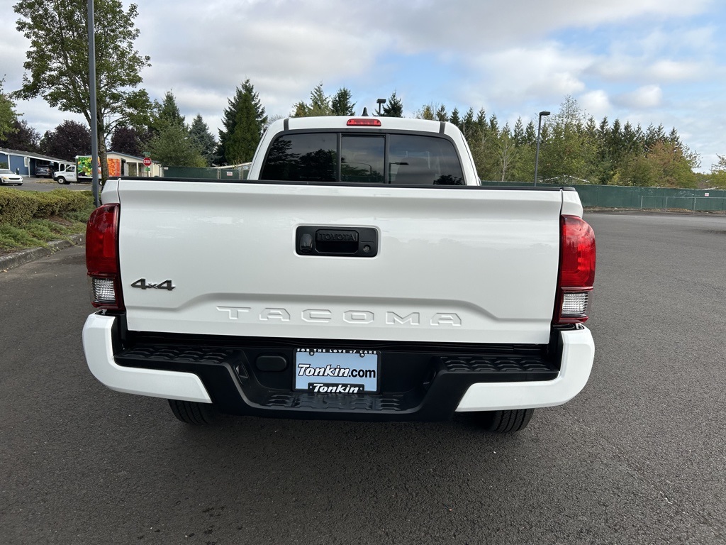 2022 Toyota Tacoma SR photo 7