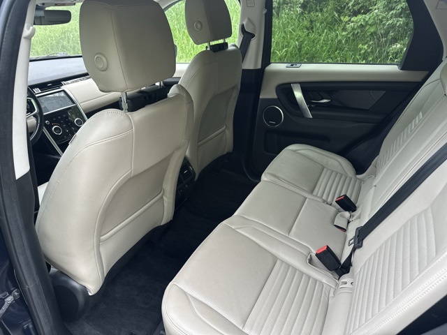 2021 Land Rover Discovery Sport S photo 14