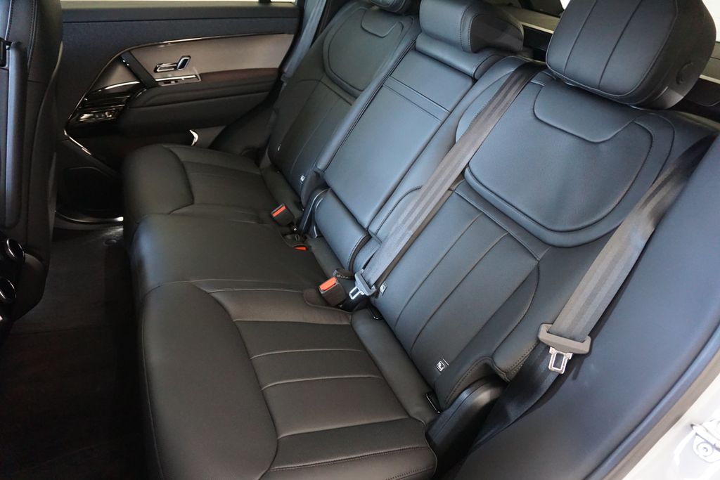 2025 Land Rover Range Rover Sport SE photo 28
