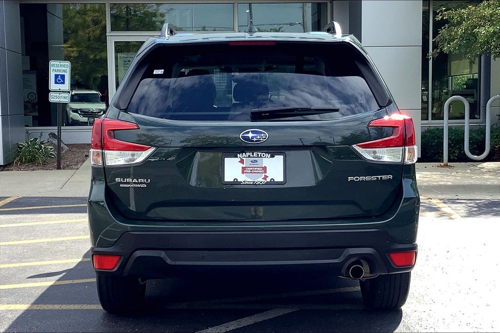 2022 Subaru Forester Limited photo 3