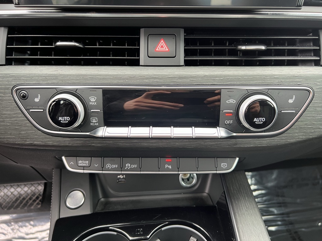 2023 Audi A4 45 S line Premium Plus Quattro photo 17