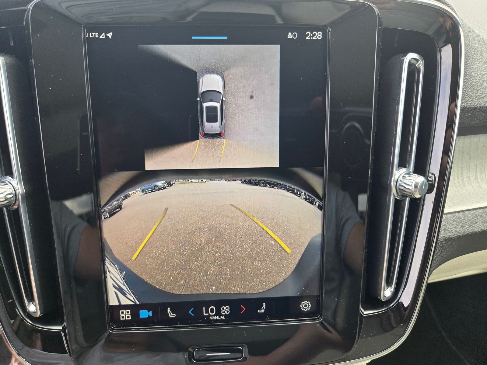 2024 Volvo XC40 AWD Plus photo 15