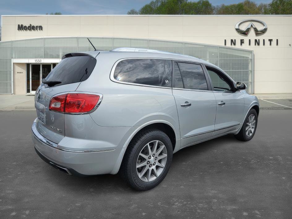 2017 Buick Enclave Leather photo 3