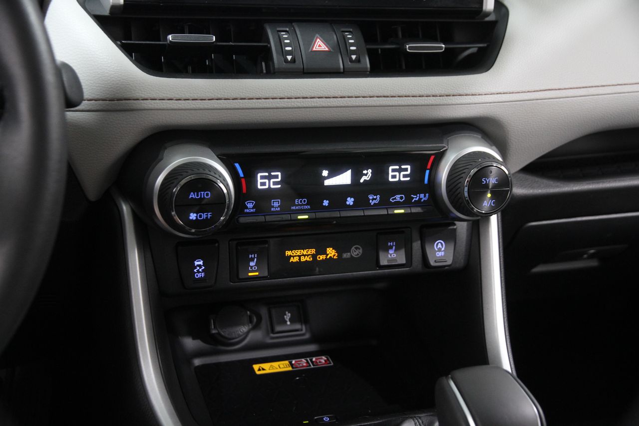 2022 Toyota RAV4 XLE Premium photo 12