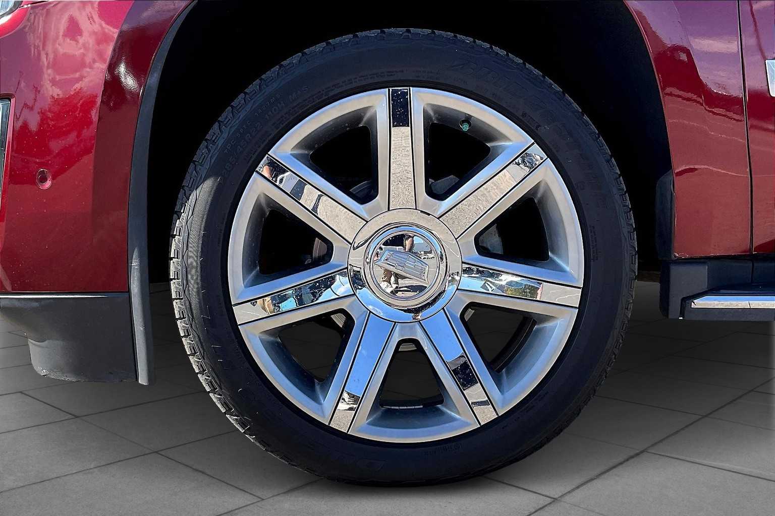 2017 Cadillac Escalade Luxury photo 9