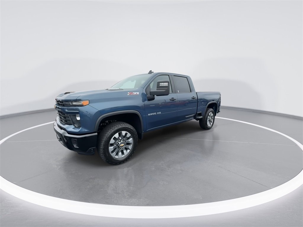 2026 Chevrolet Silverado 2500HD Custom photo 4