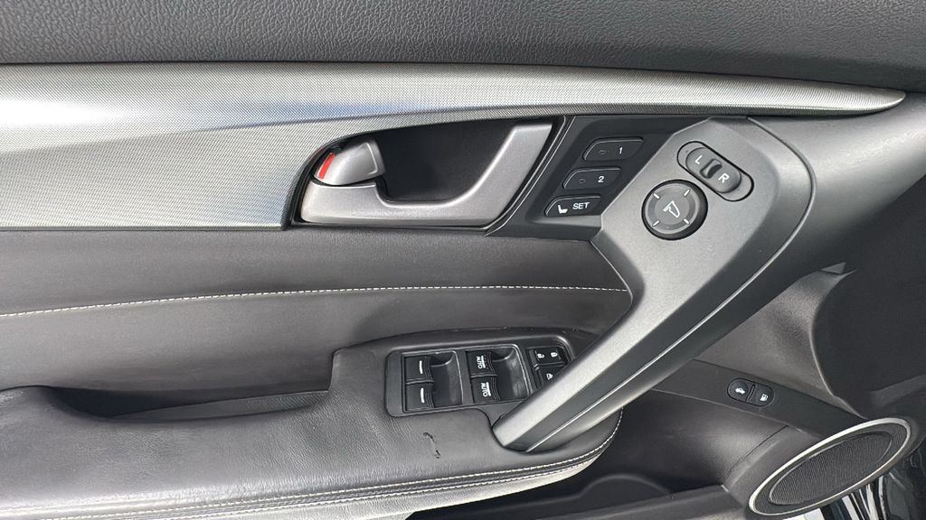 2010 Acura TL SH-AWD Technology photo 17