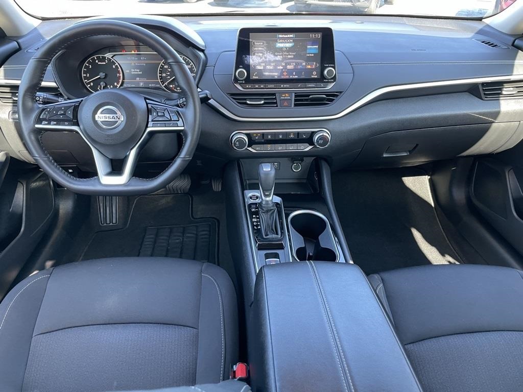 2021 Nissan Altima 2.5 SV photo 9
