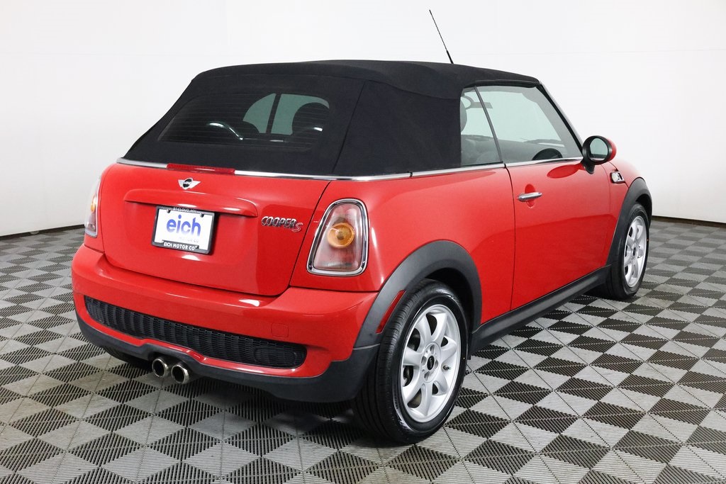 2010 Mini Cooper Convertible S photo 4