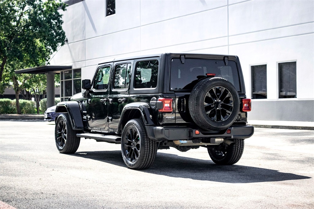 2023 Jeep Wrangler Sahara 4xe photo 7