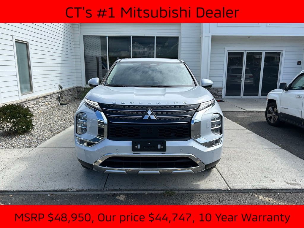 2025 Mitsubishi Outlander PHEV SE photo 2