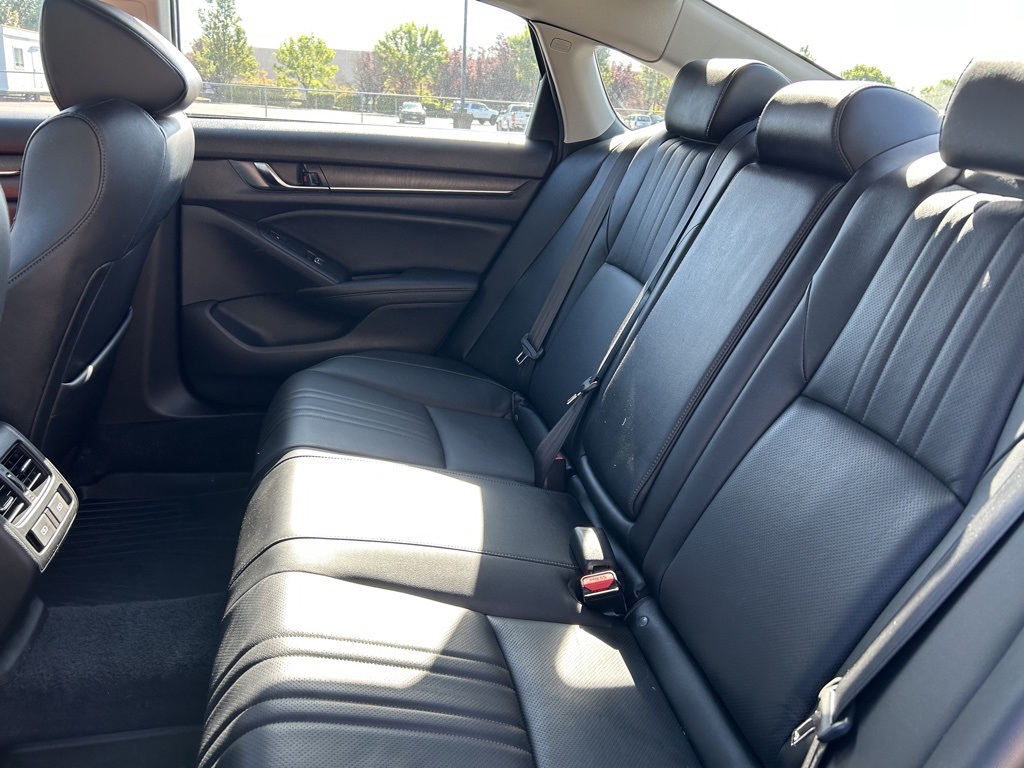 2022 Honda Accord Hybrid Touring photo 22