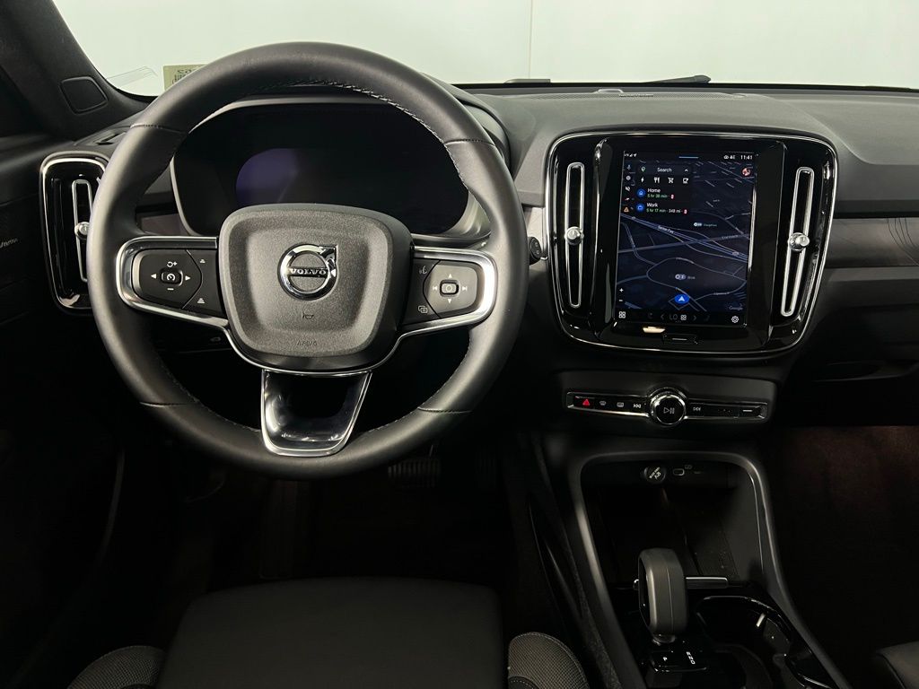 2023 Volvo XC40 Recharge Ultimate photo 11