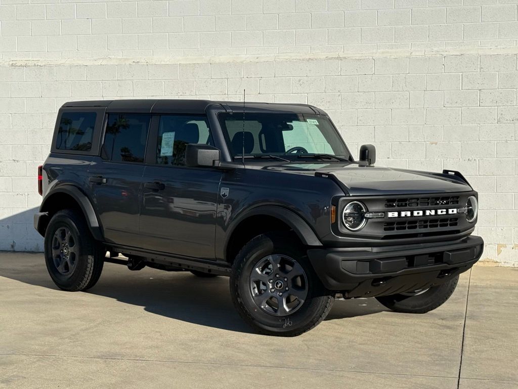 2025 Ford Bronco 4-Door Big Bend's photo