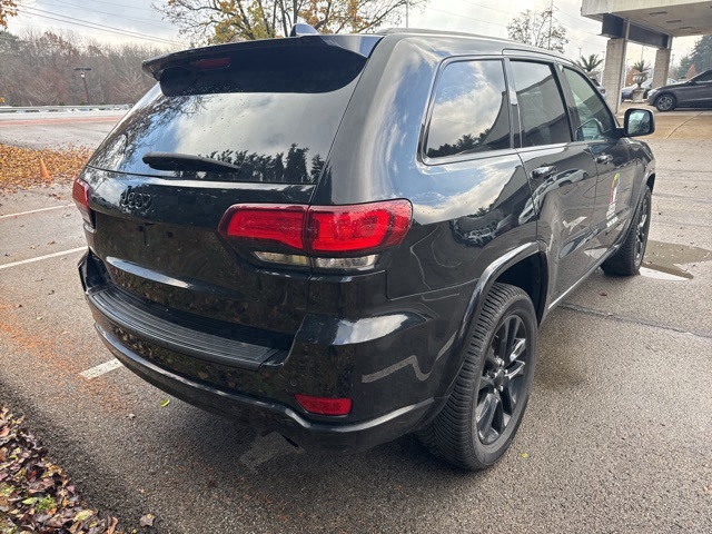 2022 Jeep Cherokee Laredo X photo 2