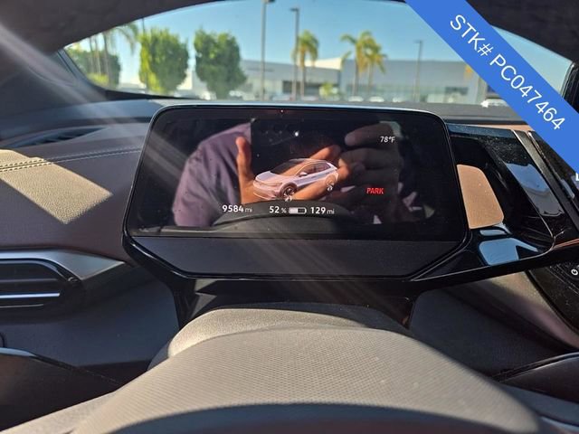 2023 Volkswagen ID.4 Pro photo 4