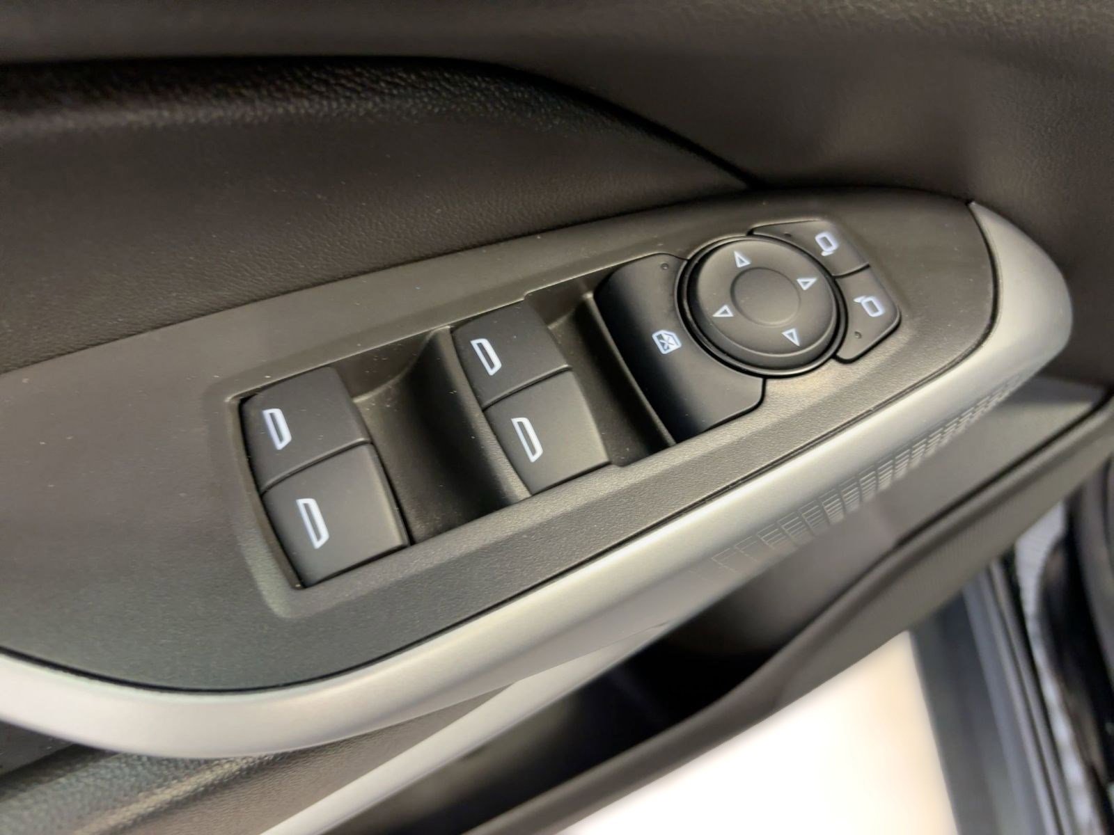 2024 Chevrolet Trax photo 12