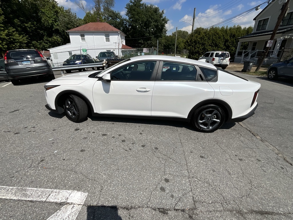 2025 Kia K4 LXS photo 3