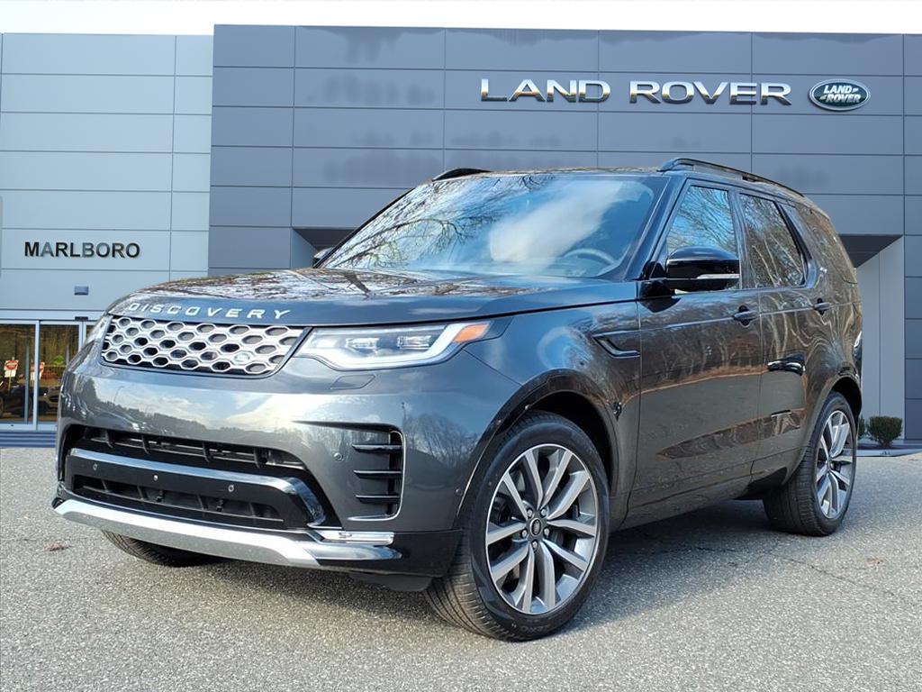 2026 Land Rover Discovery Tempest Edition's photo