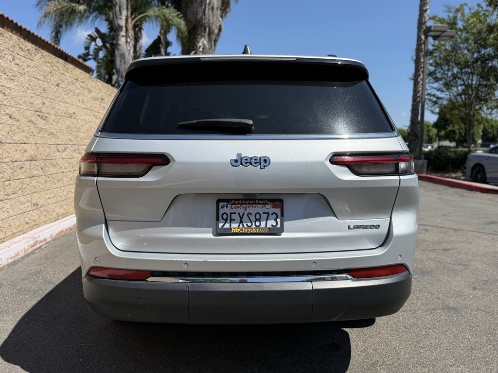 2023 Jeep Grand Cherokee Laredo photo 3