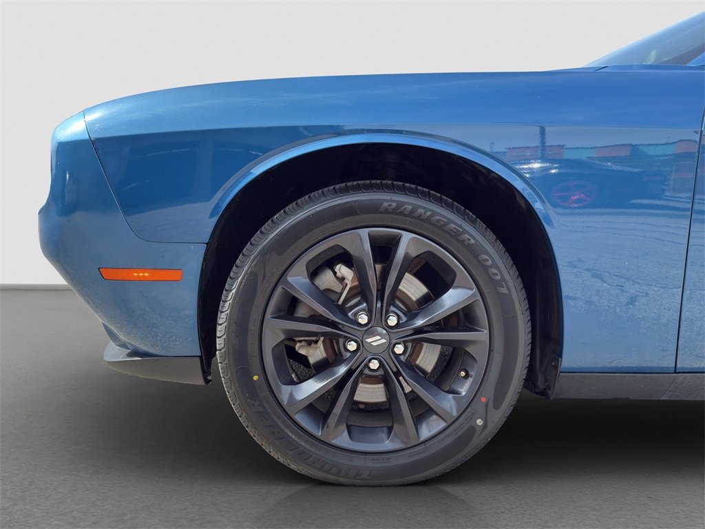 2021 Dodge Challenger SXT photo 5