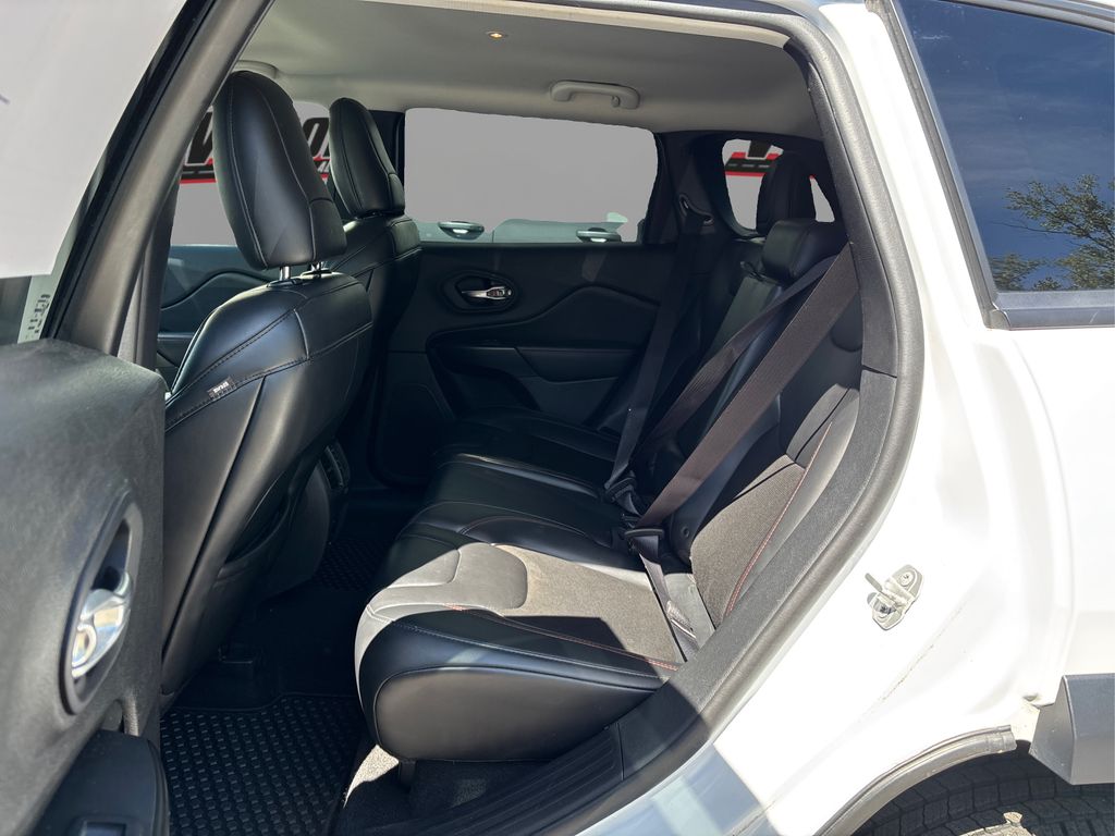 2019 Jeep Cherokee Trailhawk photo 9