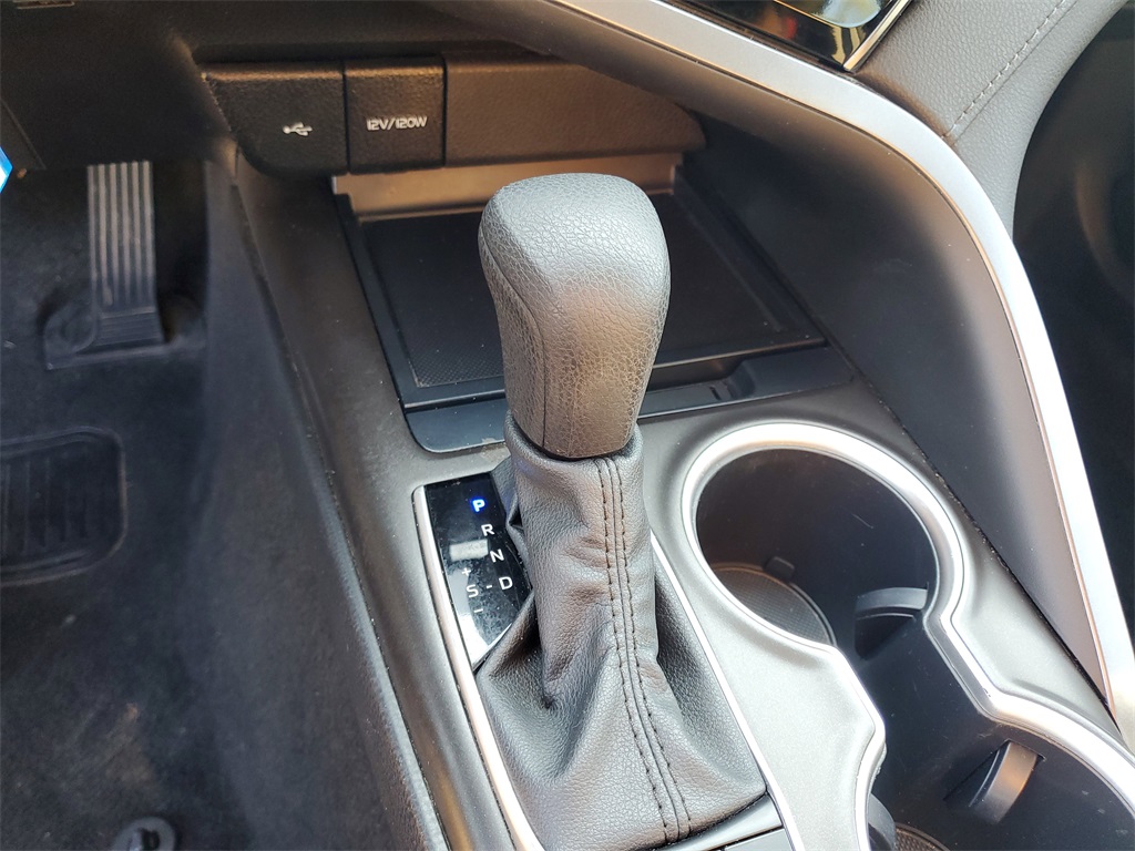 2023 Toyota Camry LE photo 22