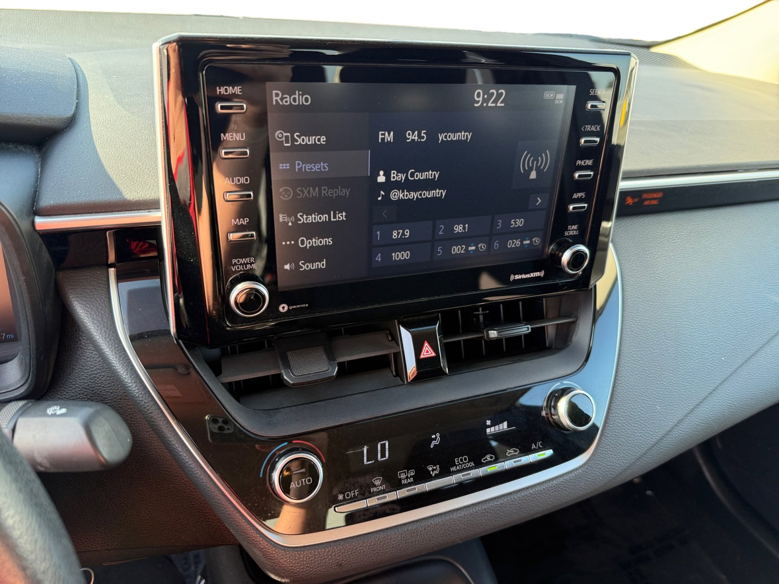 2021 Toyota Corolla LE photo 12