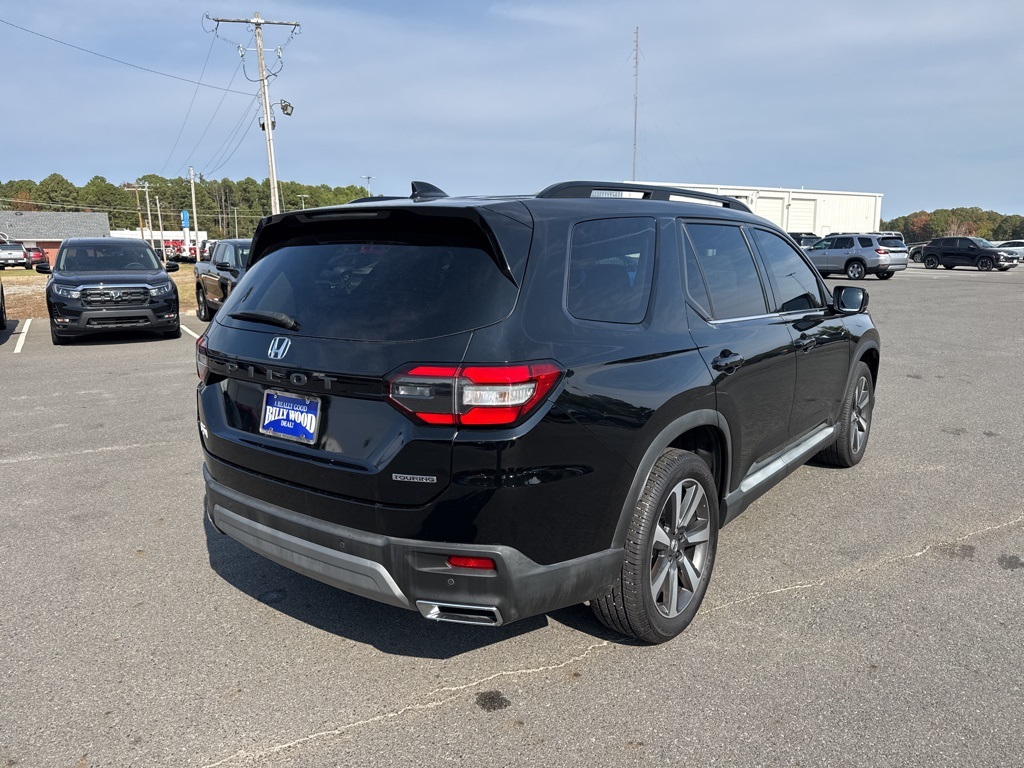 2023 Honda Pilot Touring photo 3