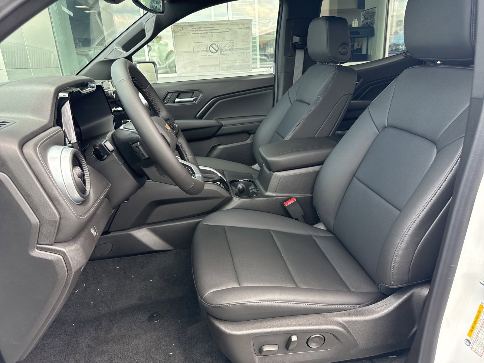 2026 Chevrolet Colorado LT photo 11