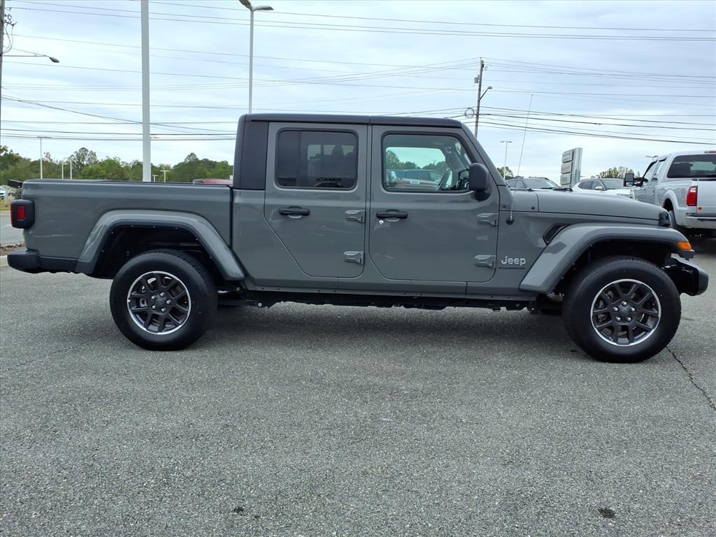 2023 Jeep Gladiator Overland photo 3