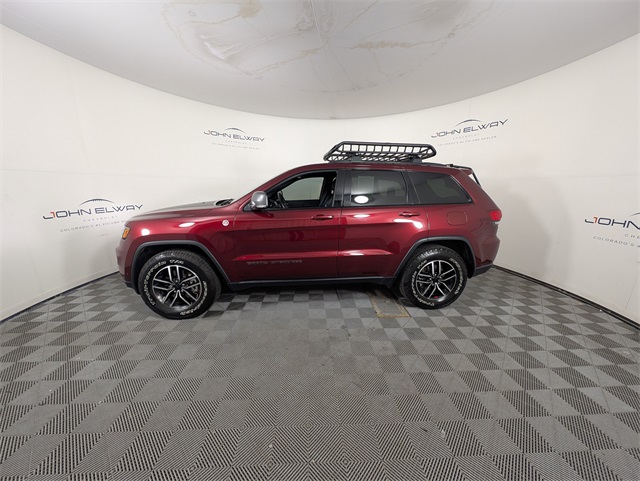 2021 Jeep Grand Cherokee Trailhawk photo 2