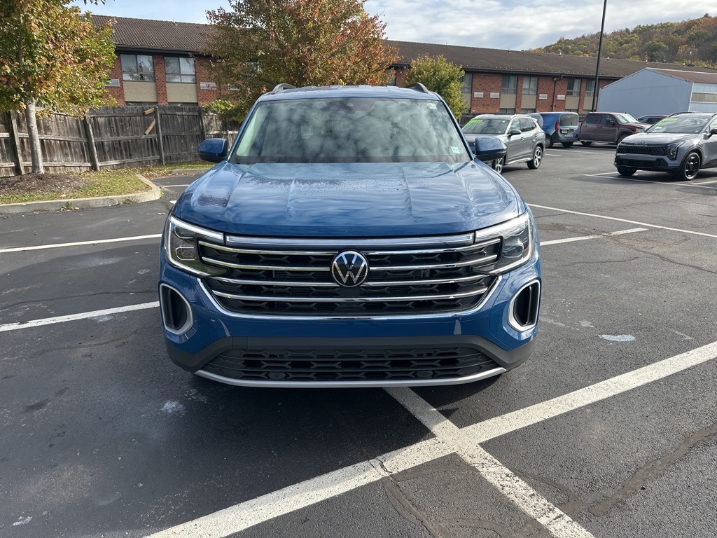 2026 Volkswagen Atlas SE's photo