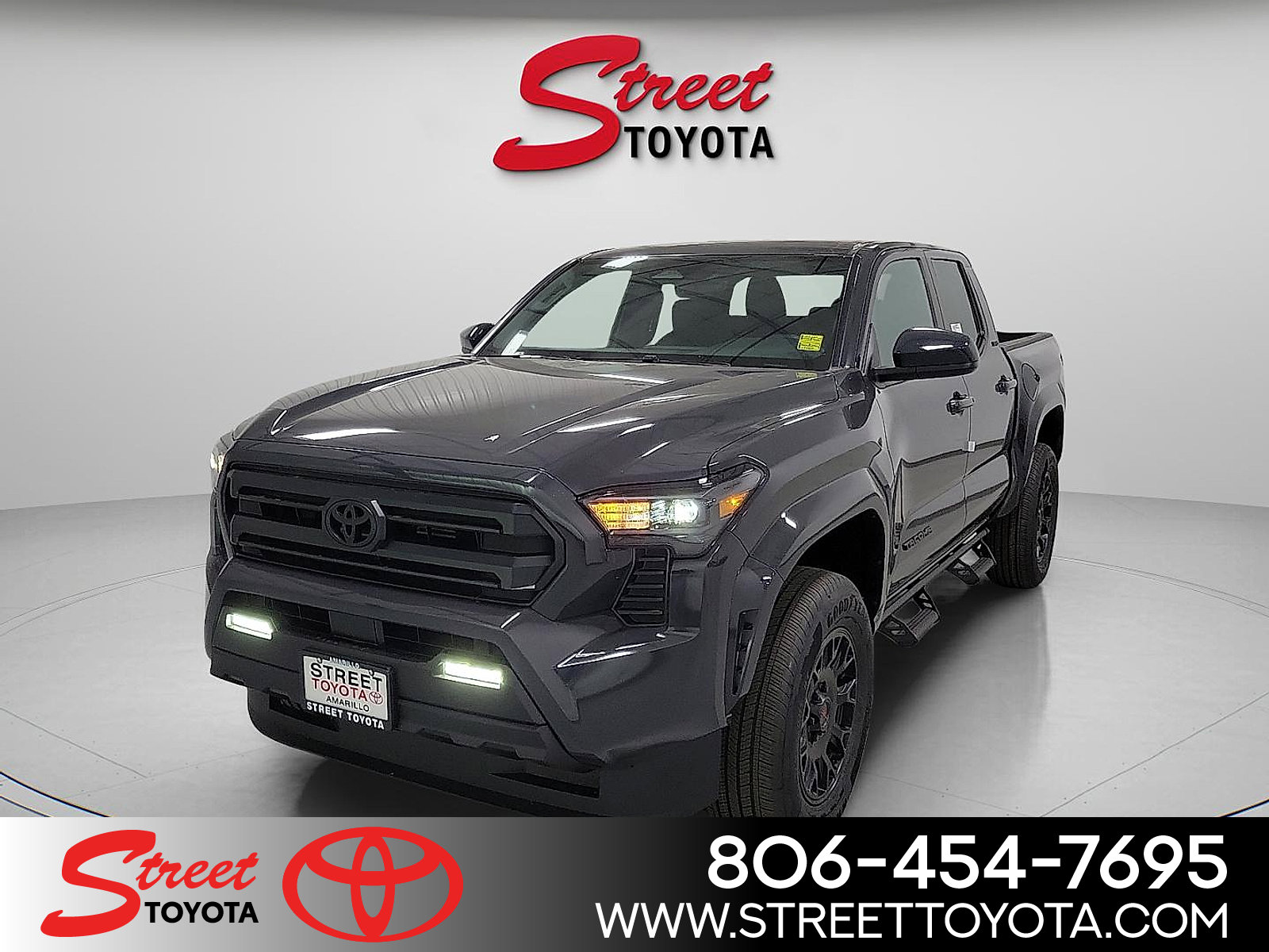 2025 Toyota Tacoma SR5's photo
