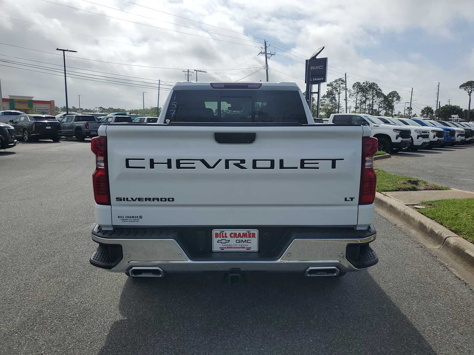 2025 Chevrolet Silverado 1500 LT photo 4