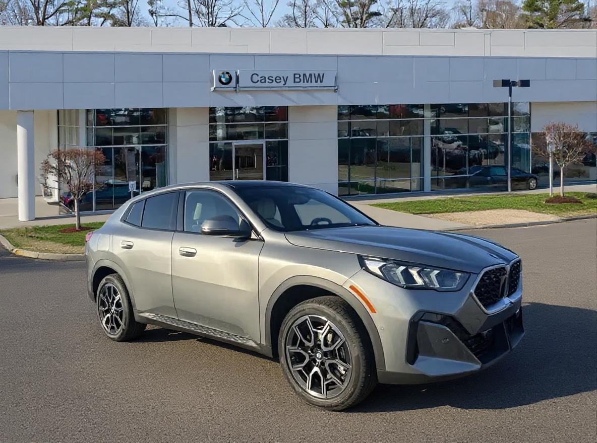 2026 BMW X2 28i's photo