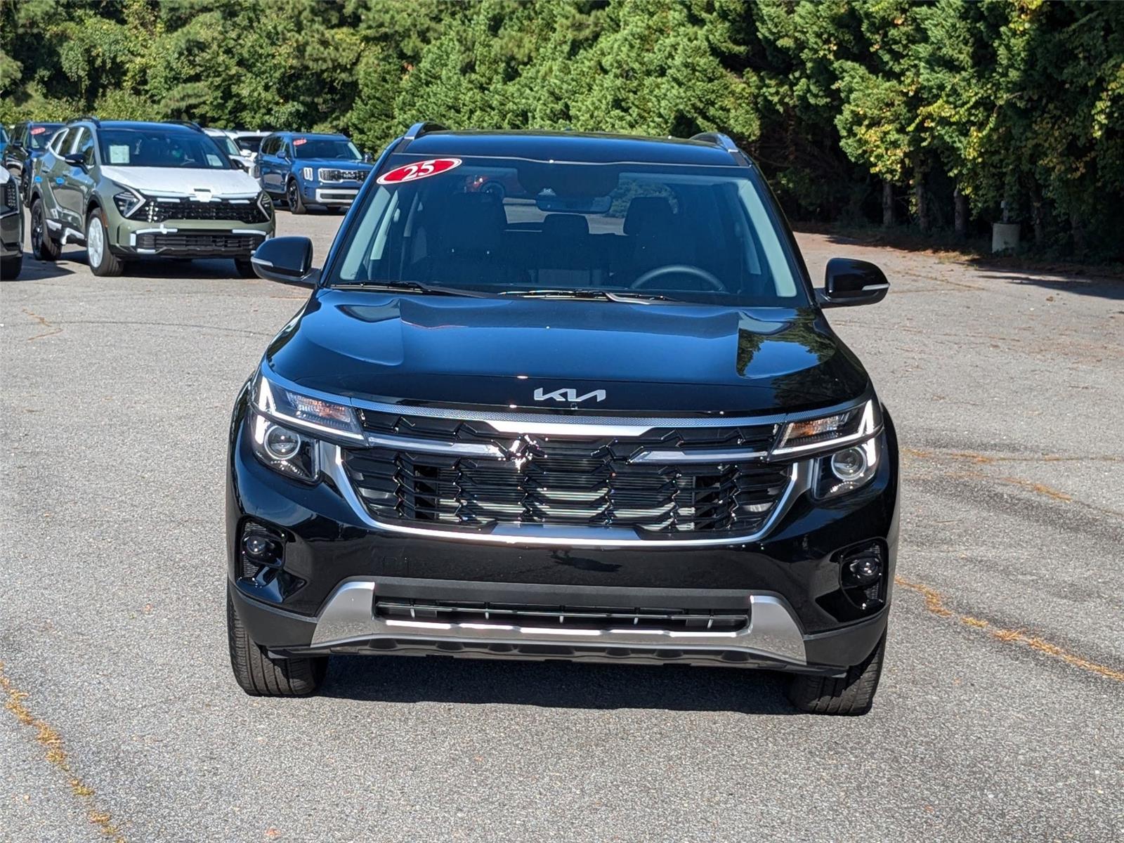 2025 Kia Seltos EX photo 3
