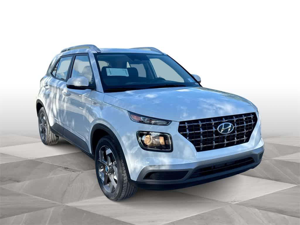 2025 Hyundai Venue SEL photo 2
