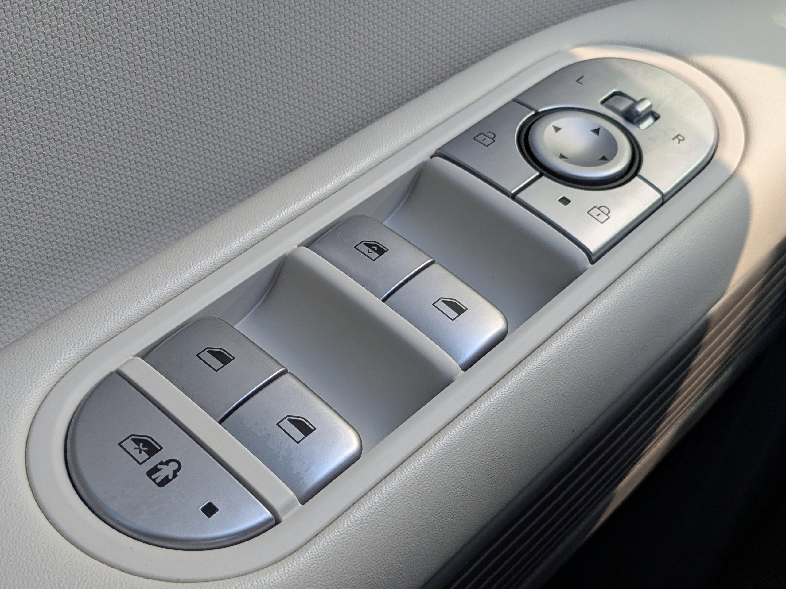 2023 Hyundai Ioniq 5 SE Standard Range photo 22