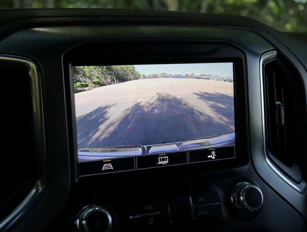 Used 2022 White Frost Tricoat GMC Denali image 16