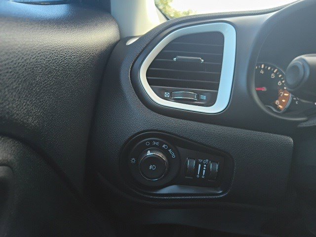 2018 Jeep Renegade Latitude North Edition photo 20