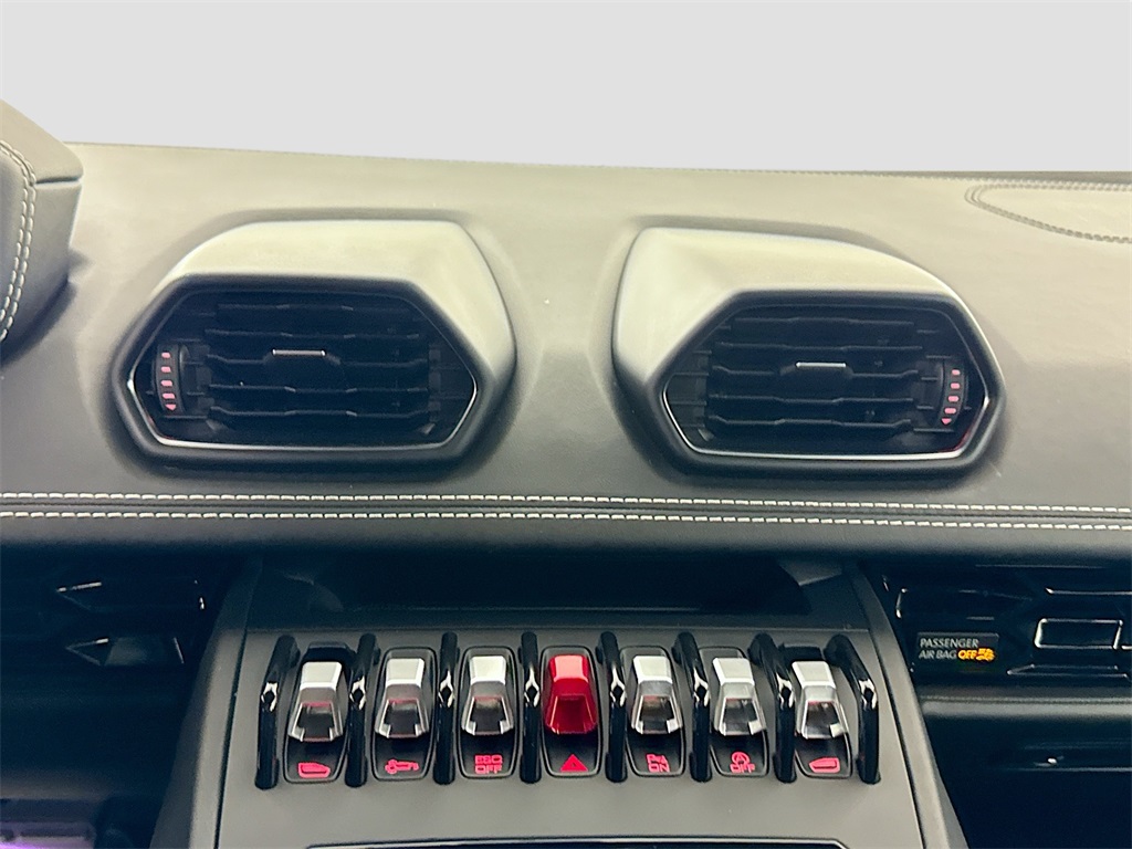 2020 Lamborghini Huracan Evo Base photo 22