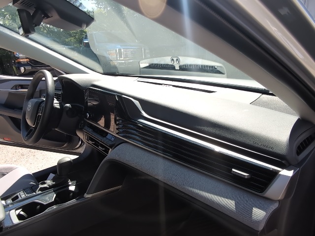2025 Toyota Camry LE photo 40