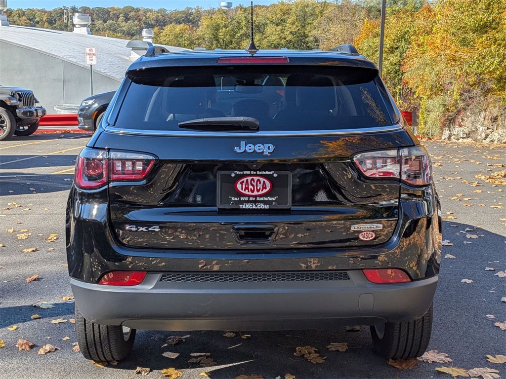 2022 Jeep Compass Latitude Lux photo 4